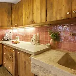 Case de vacanță Gorgeous In With Private Swimming Pool, Be Inside Or Outside